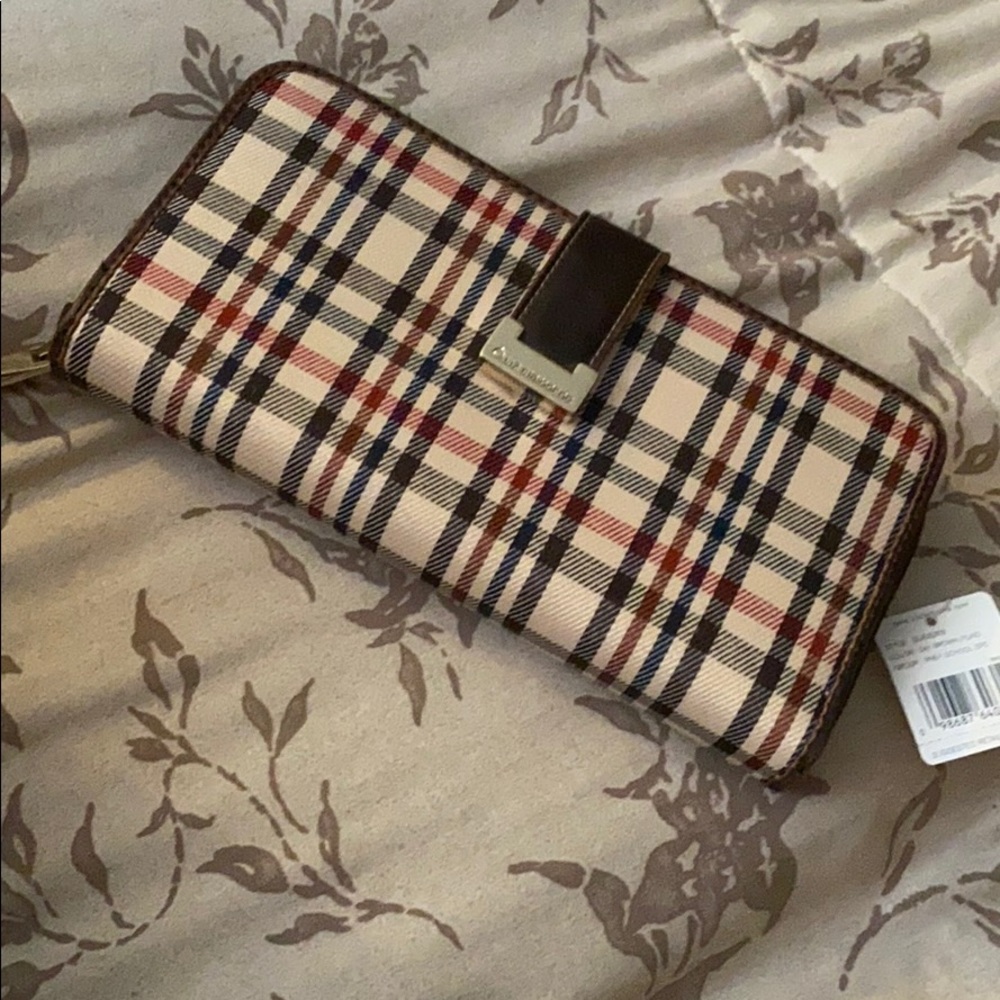 Liz Claiborne Wallet